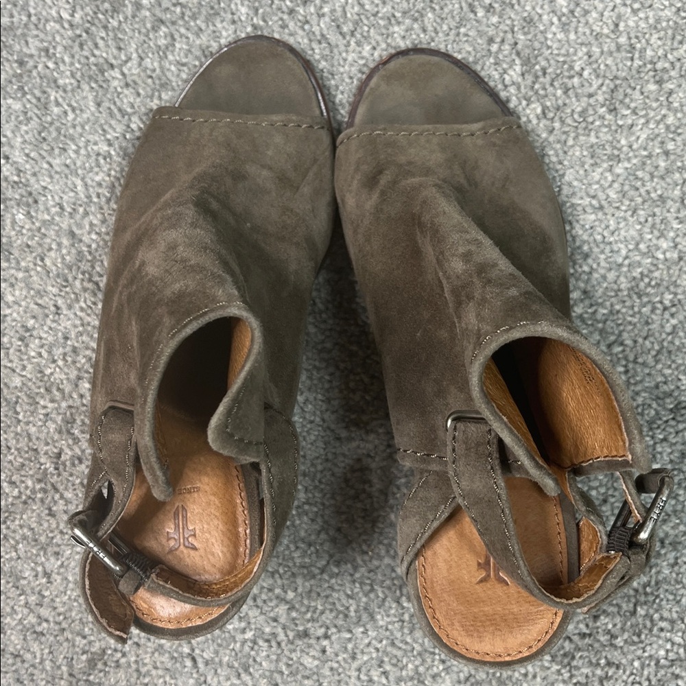 Sexy Slingback Peep Toe Taupe Suede Frye Booties Western Block Heel Size 7.5
